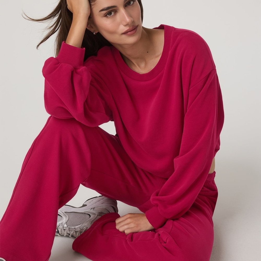 NWT Vuori Sedona Women’s Bubble Crew in Strawberry - Picture 4 of 10